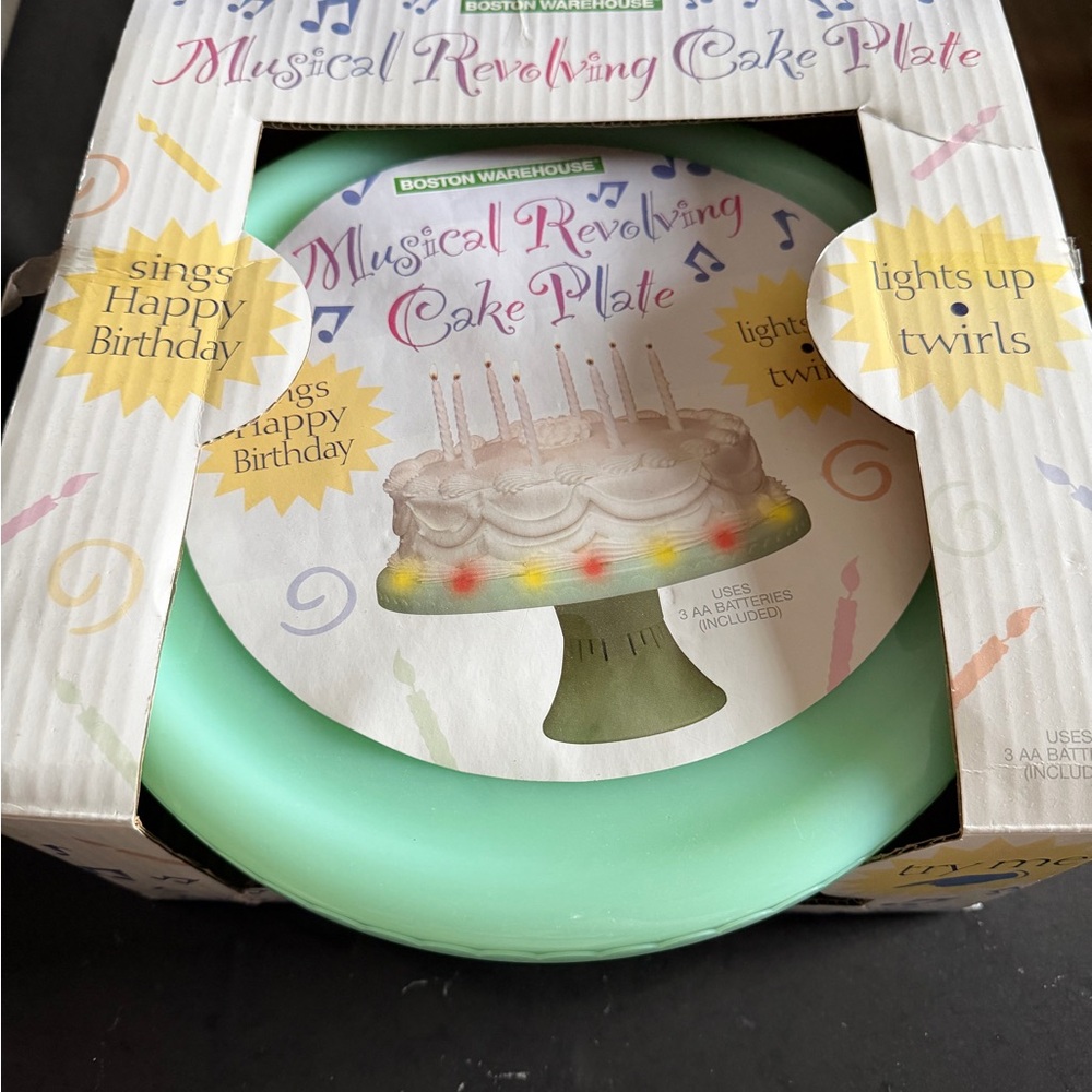 Boston Warehouse Musical Revolving Cake Plate - Light Green